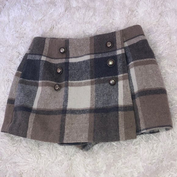 Forever 21 Pants - Forever 21 Plaid Skorts Shorts (skirt) w buttons